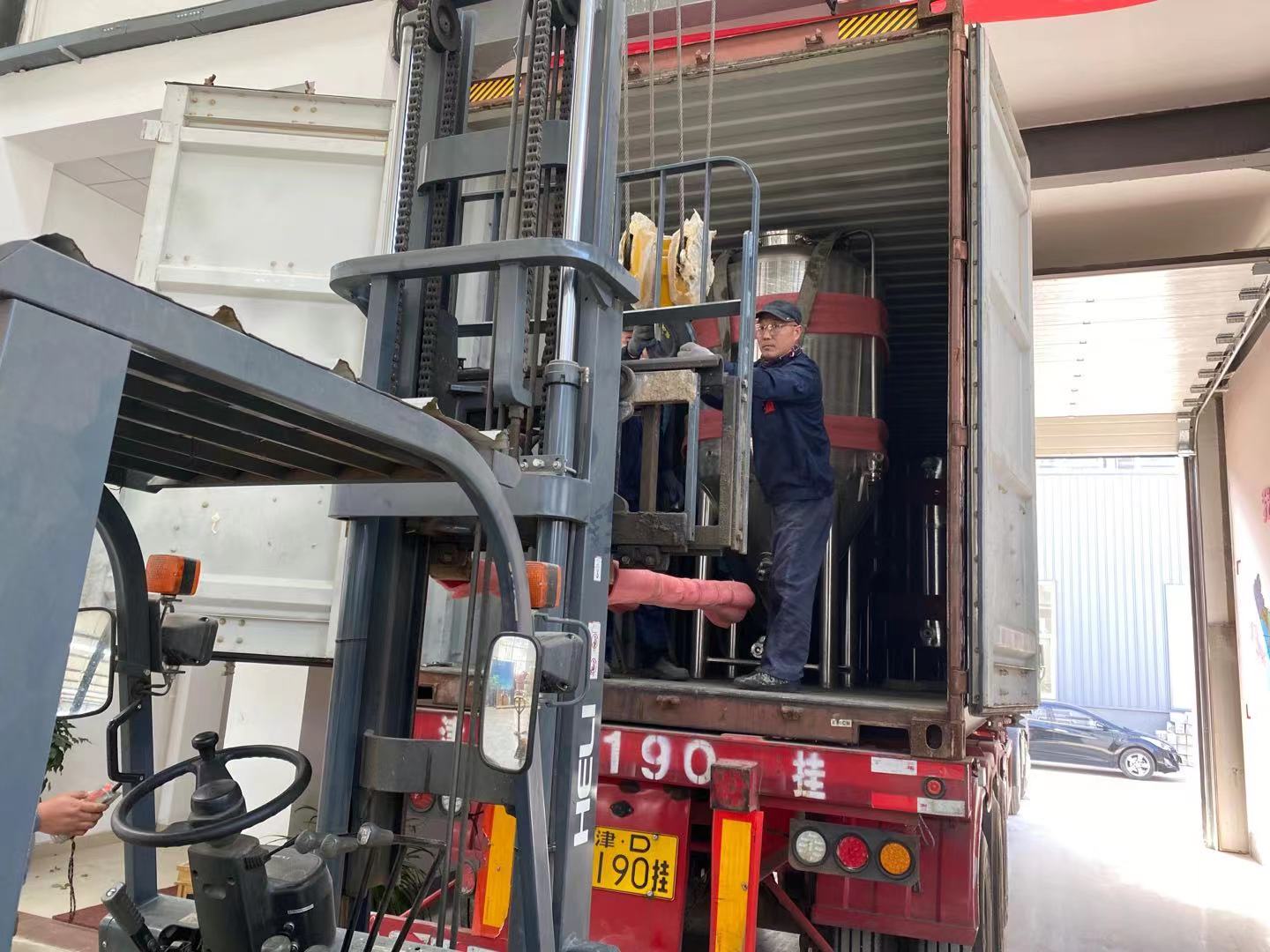 秘魯精釀啤酒設(shè)備發(fā)貨 秘魯精釀啤酒設(shè)備發(fā)貨